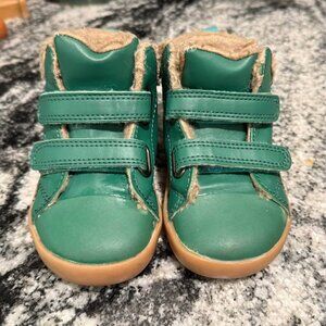TEN LITTLE Furry High Top Shoes in Emerald Green Toddler Size 6